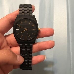 Nixon watch